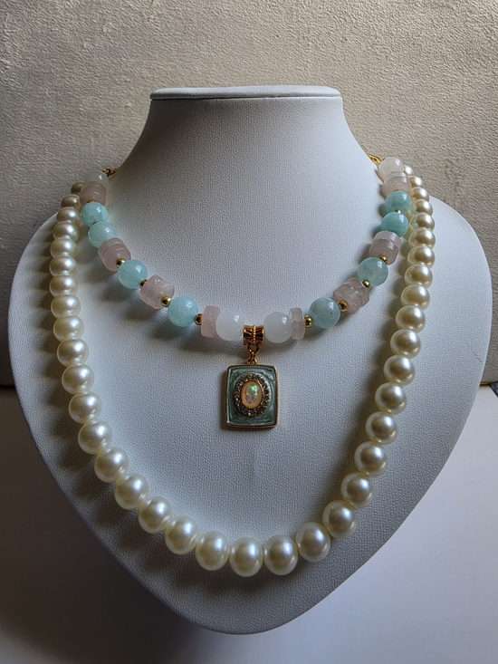 Handmade Jewelry - Elegant Mint & Pearl Layered Necklace with Pendant